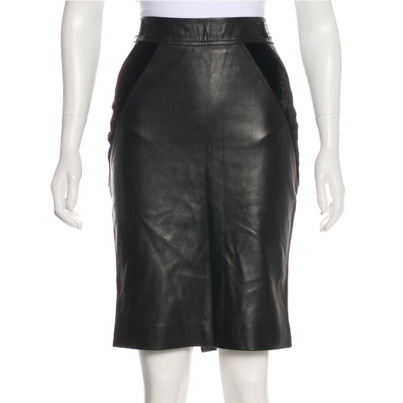❤️Gucci Black Leather Skirt With suede inserts on sides ❤️💯💎 authentic 💯💎❤️ - Picture 1 of 3